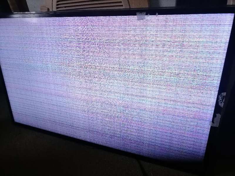 Televisions SAMSUNG UA40ES6200 LED TV*FLASHING COLOURS ON SCREEN